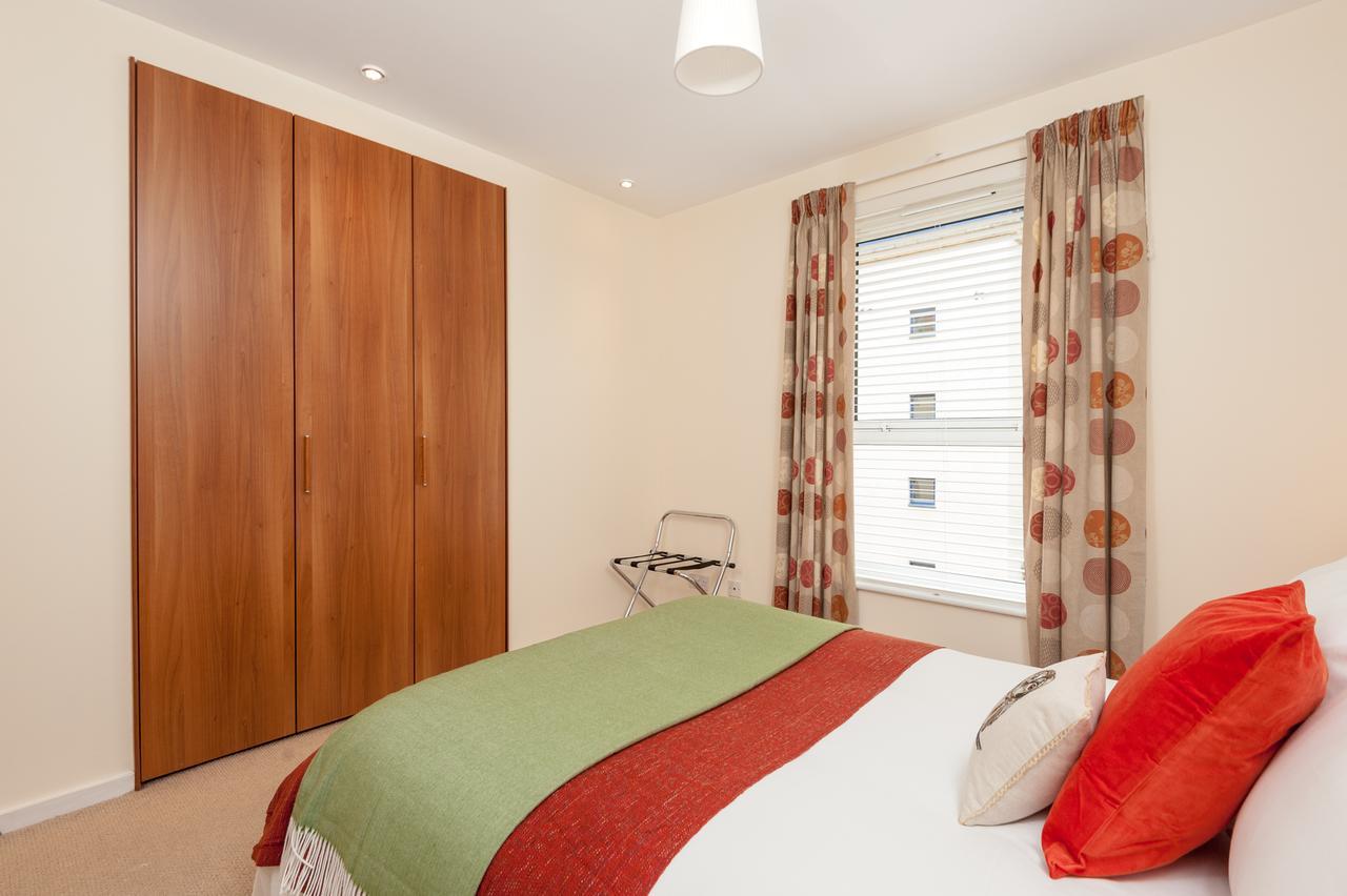 The Holyrood Road Residence Edimburgo Habitación foto